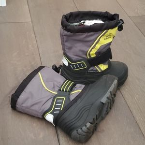 Kamik kids boot size 9